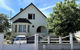 Charmante Maison avec Jardin à Troyes
